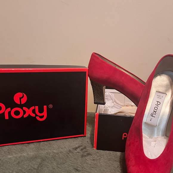 Vintage Red suede Proxy Heel size 8 - Picture 2 of 7